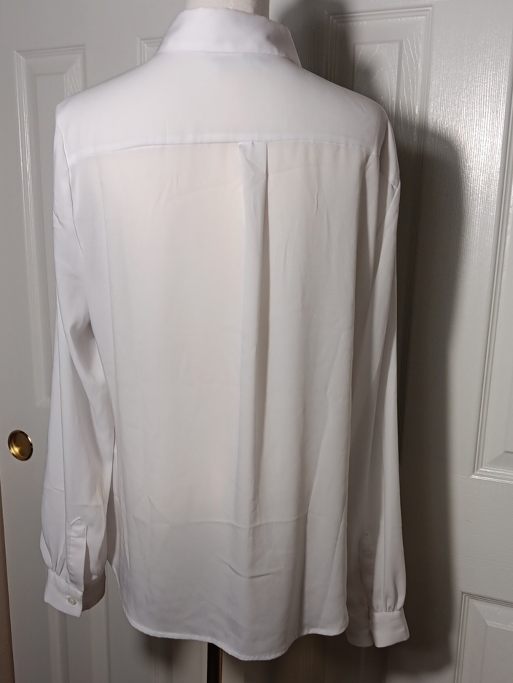New York & Company Black and White Colorblock Button-Down Shirt - Picture 4 of 13